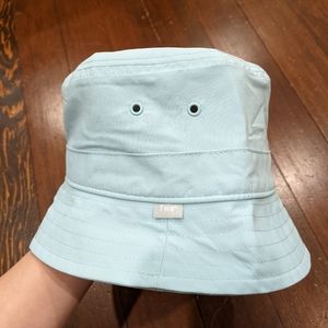 NWOT - M/L - Aritzia - TNA - Bucket Hat in Pale Turquoise